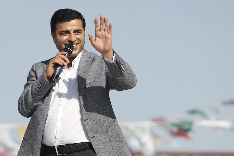Turchia: convalidato arresto leader curdo Demirtas -     RIPRODUZIONE RISERVATA