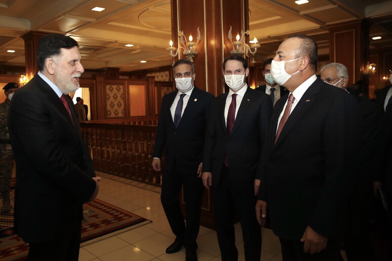 Delegazione ministeriale turca in visita a Tripoli in Libia -     RIPRODUZIONE RISERVATA