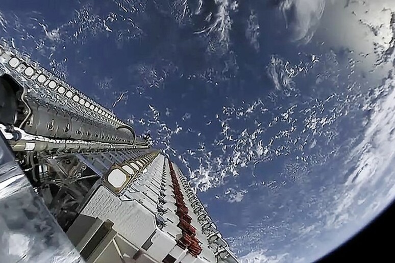 Lanciati altri 50 satelliti Starlink per l 'internet globale (fonte: SpaceX) - RIPRODUZIONE RISERVATA
