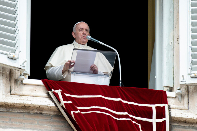 Il papa in una foto di archivio - RIPRODUZIONE RISERVATA