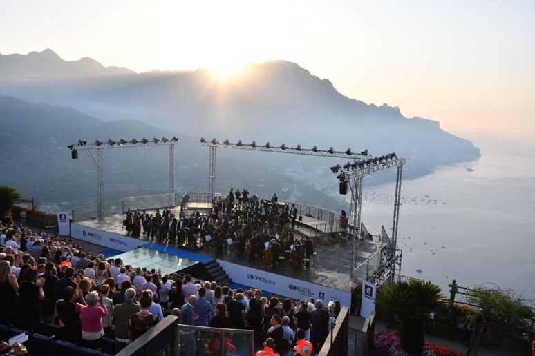 Ravello Festival, torna il concerto all 'alba - RIPRODUZIONE RISERVATA