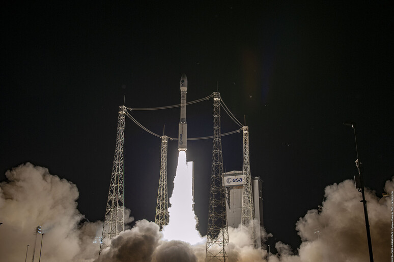 Il lancio di Vega che il 3 settembre 2020 ha portato in orbita 53 mini satelliti (fonte: ESA/CNES/Arianespace/Optique Vidéo du CSG - JM GUILLON) - RIPRODUZIONE RISERVATA