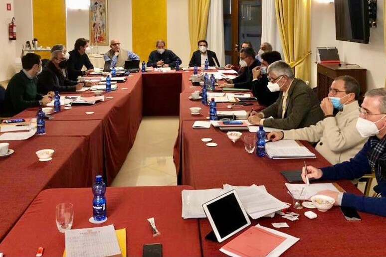 La riunione della giunta Musumeci - RIPRODUZIONE RISERVATA