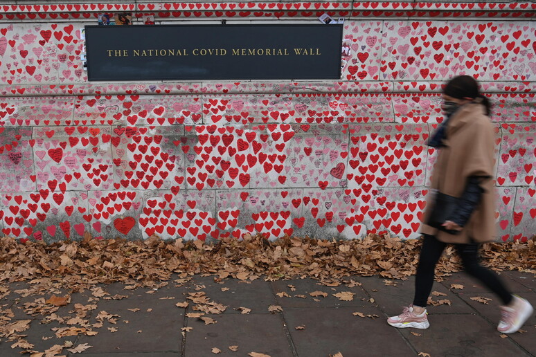 Covid Memorial Wall in London © ANSA/EPA