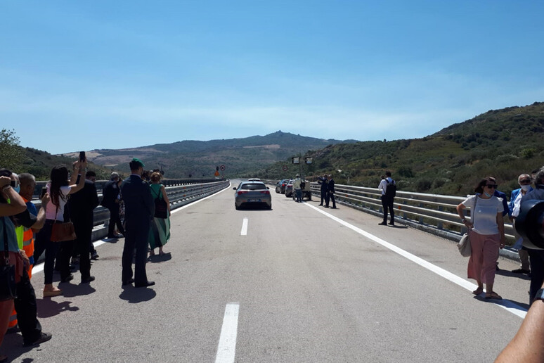 Inaugurazione nel luglio 2020 del nuovo viadotto Himera, lungo l 'autostrada A19 Palermo-Catania, alla presenza delle autorità -     RIPRODUZIONE RISERVATA