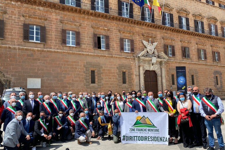 Protesta Comitato Zone franche montane in Sicilia - RIPRODUZIONE RISERVATA
