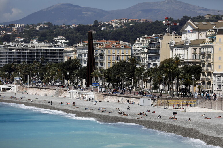 Il litorale di Nizza © ANSA/EPA