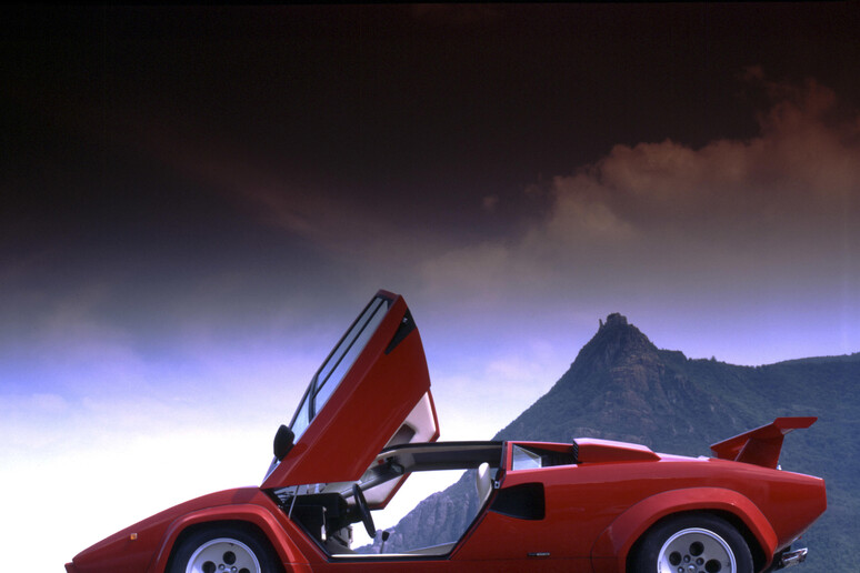 Lamborghini Countach, video serie racconta l 	'icona Lambo - RIPRODUZIONE RISERVATA