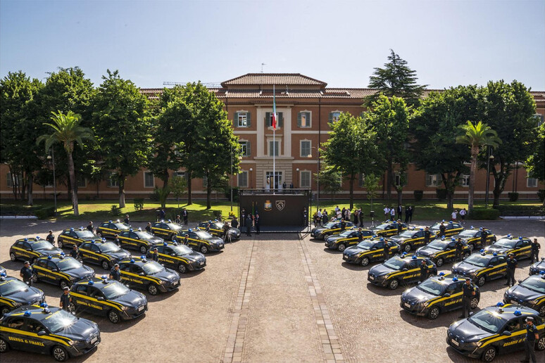 Peugeot, a Roma consegnate trenta e-208 a Guardia di Finanza - RIPRODUZIONE RISERVATA