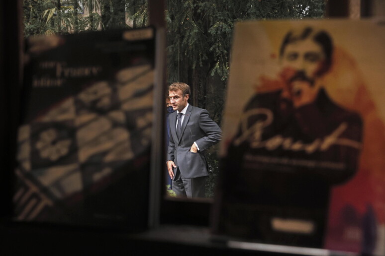 Emmanuel Macron visita la casa museo di Proust a Illiers-Combray -     RIPRODUZIONE RISERVATA