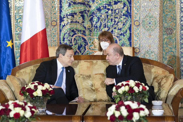 Incontro tra il premier Draghi e il presidente algerino Tebboune lunedì ad Algeri -     RIPRODUZIONE RISERVATA