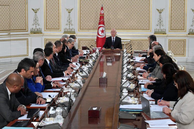 Il presidente tunisino Kais Saied presiede il consiglio dei ministri -     RIPRODUZIONE RISERVATA