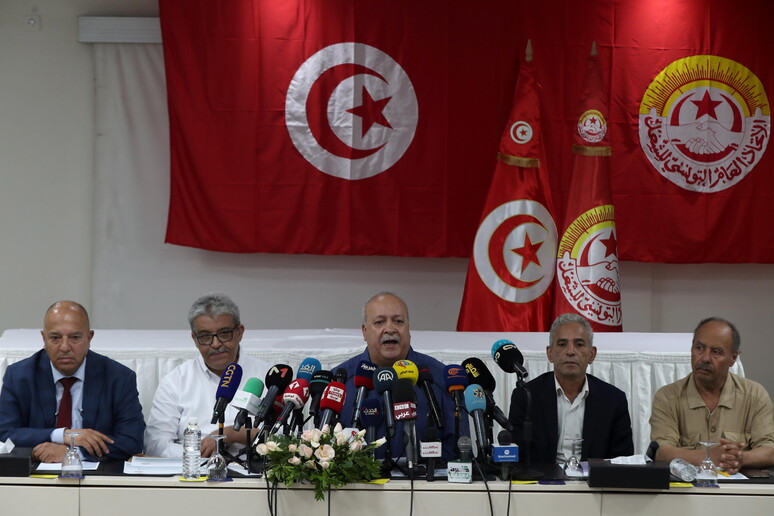 Conferenza stampa del sindacato Ugtt a Tunisi © ANSA/EPA