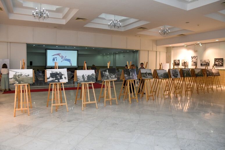 La mostra fotografica dedicata a Samama Chikly a La Marsa in Tunisia -     RIPRODUZIONE RISERVATA
