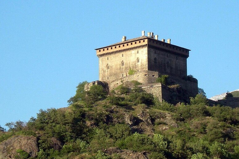 Castello di Verrès (lovevda.it) -     RIPRODUZIONE RISERVATA